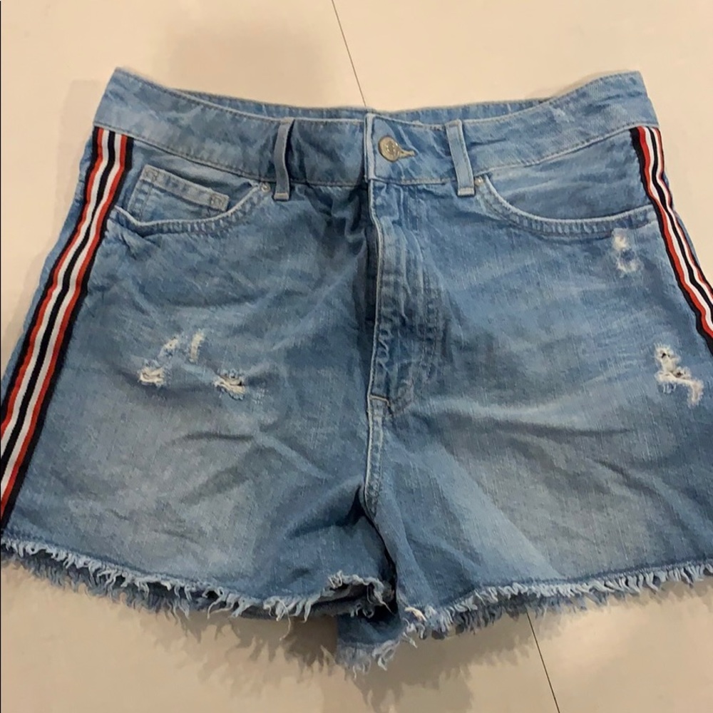 Forever 21 Shorts Size 28